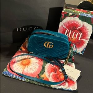 GUCCI Women's Turquoise Green Small Velvet GG Marmont Bag EUC w/original box